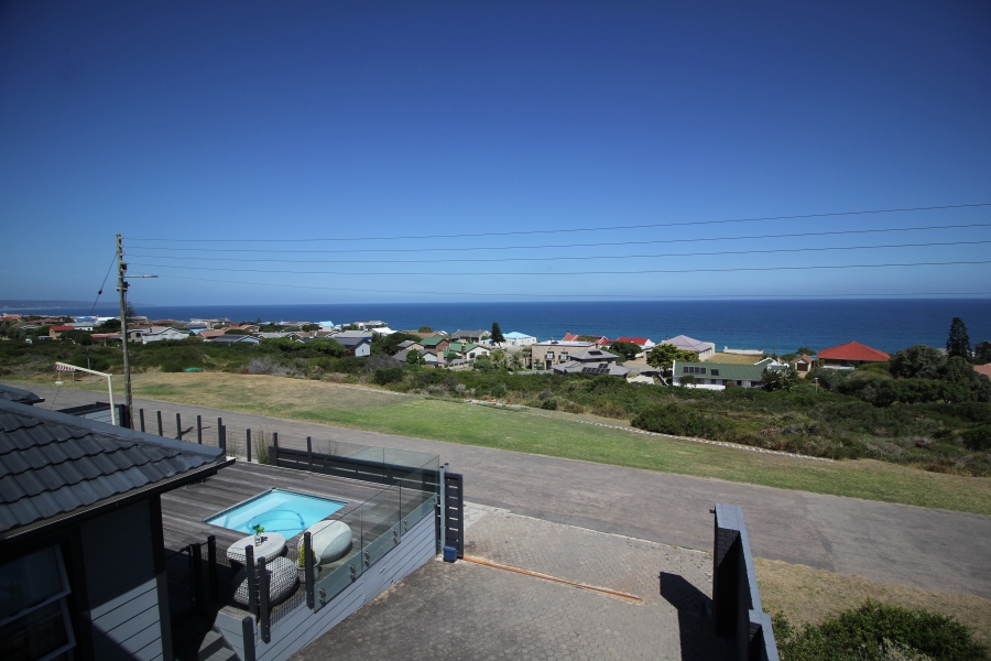 6 Bedroom Property for Sale in Reebok Western Cape